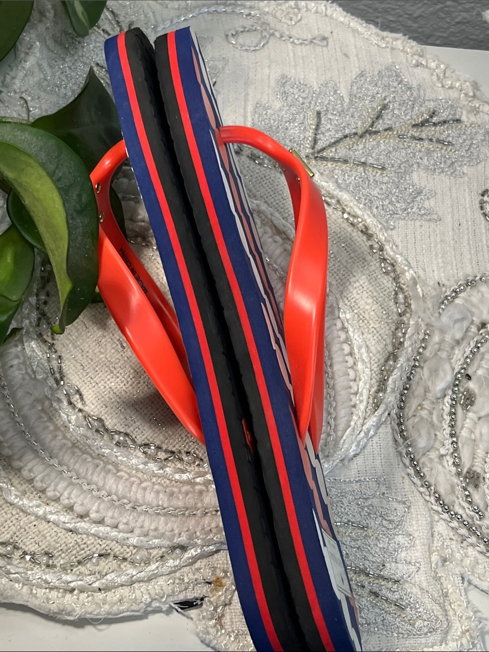 HP đKate Spade New York Printed Flip Flops Navy Coral Polka Dot Sandals Womenâs - Picture 10 of 11